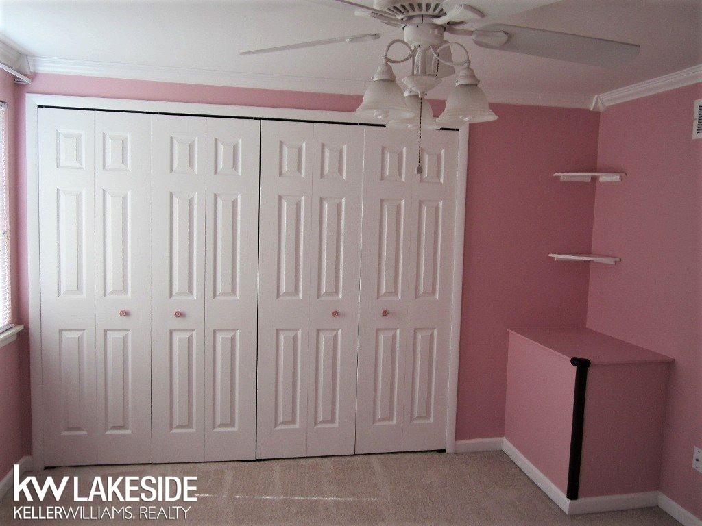 27391 Hoover Road Warren, MI 48093 - Photo 10 of 19 31396933-9.JPG