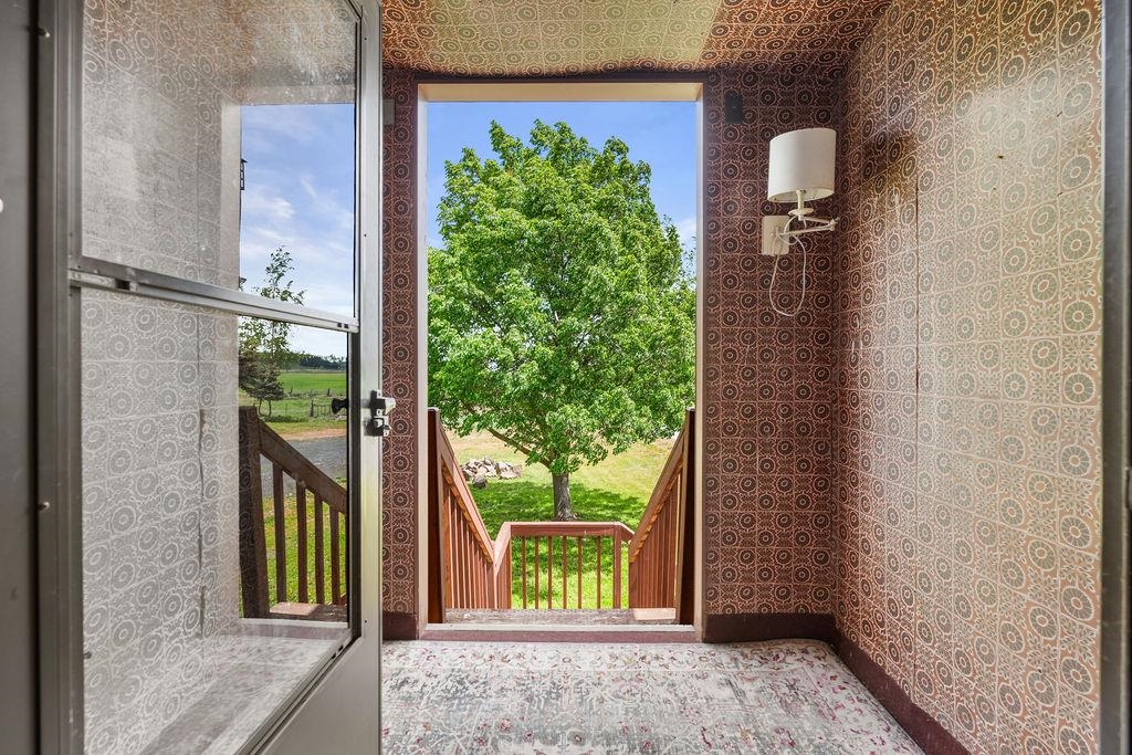 13204 West White Road Spokane, WA 99224 - Photo 5 of 46
