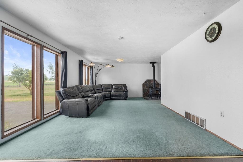 13204 West White Road Spokane, WA 99224 - Photo 8 of 46
