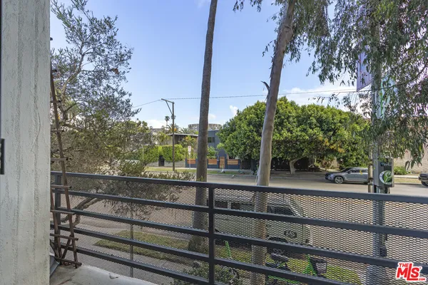 $4,550 | 2500 Abbot Kinney Boulevard, Unit 3, Venice, CA 90291
