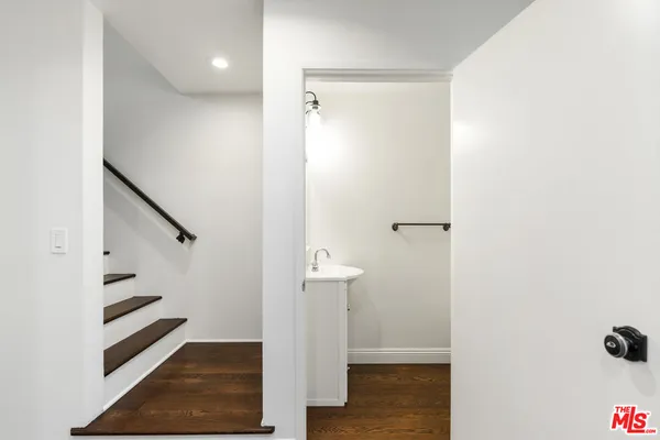 $4,550 | 2500 Abbot Kinney Boulevard, Unit 3, Venice, CA 90291