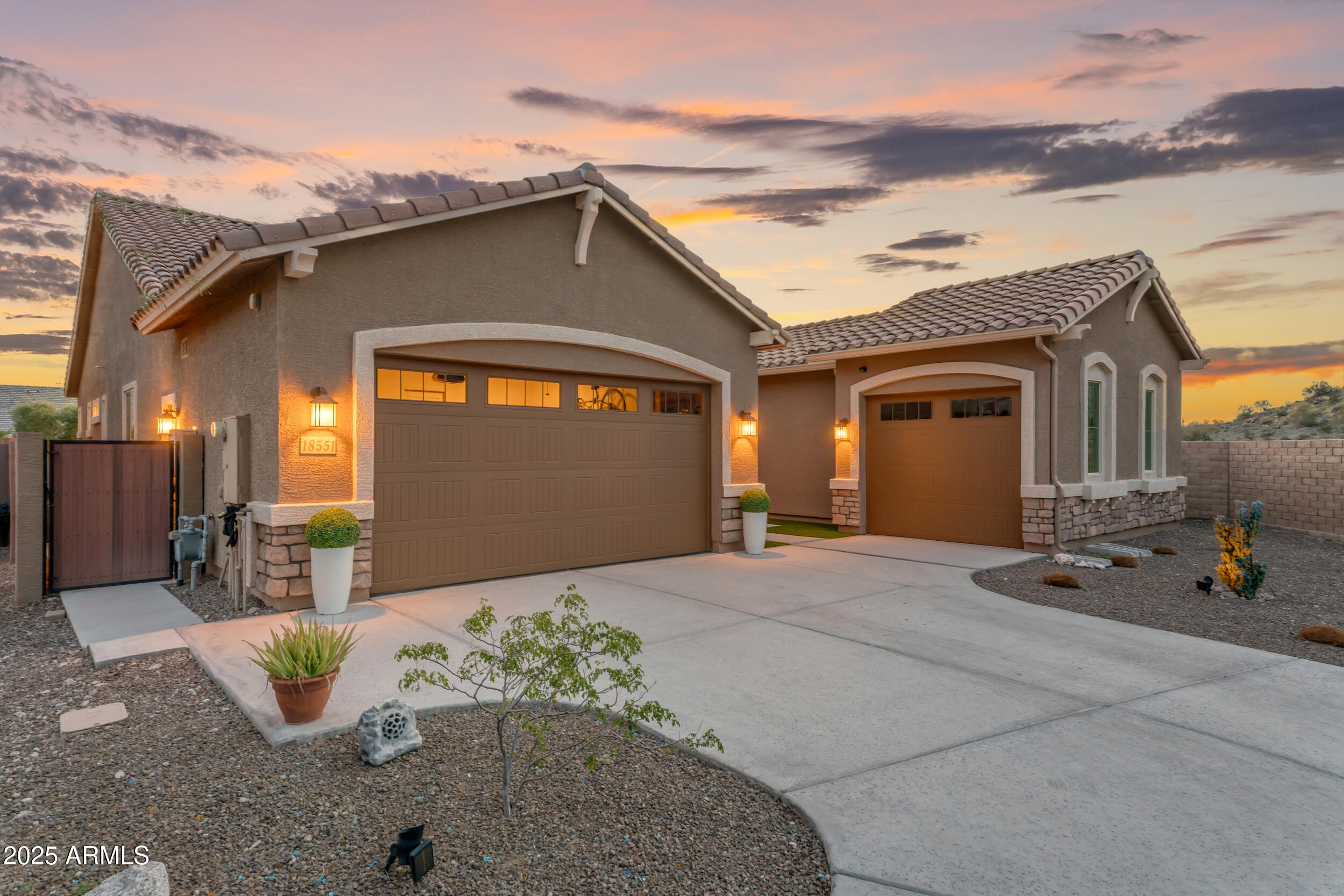 18551 West Desert Trumpet Road Goodyear, AZ 85338 - Photo 11 of 106 1_dsc03289