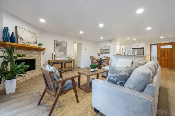 $799,000 | 8860 Villa La Jolla Drive, Unit 217, La Jolla, CA 92037