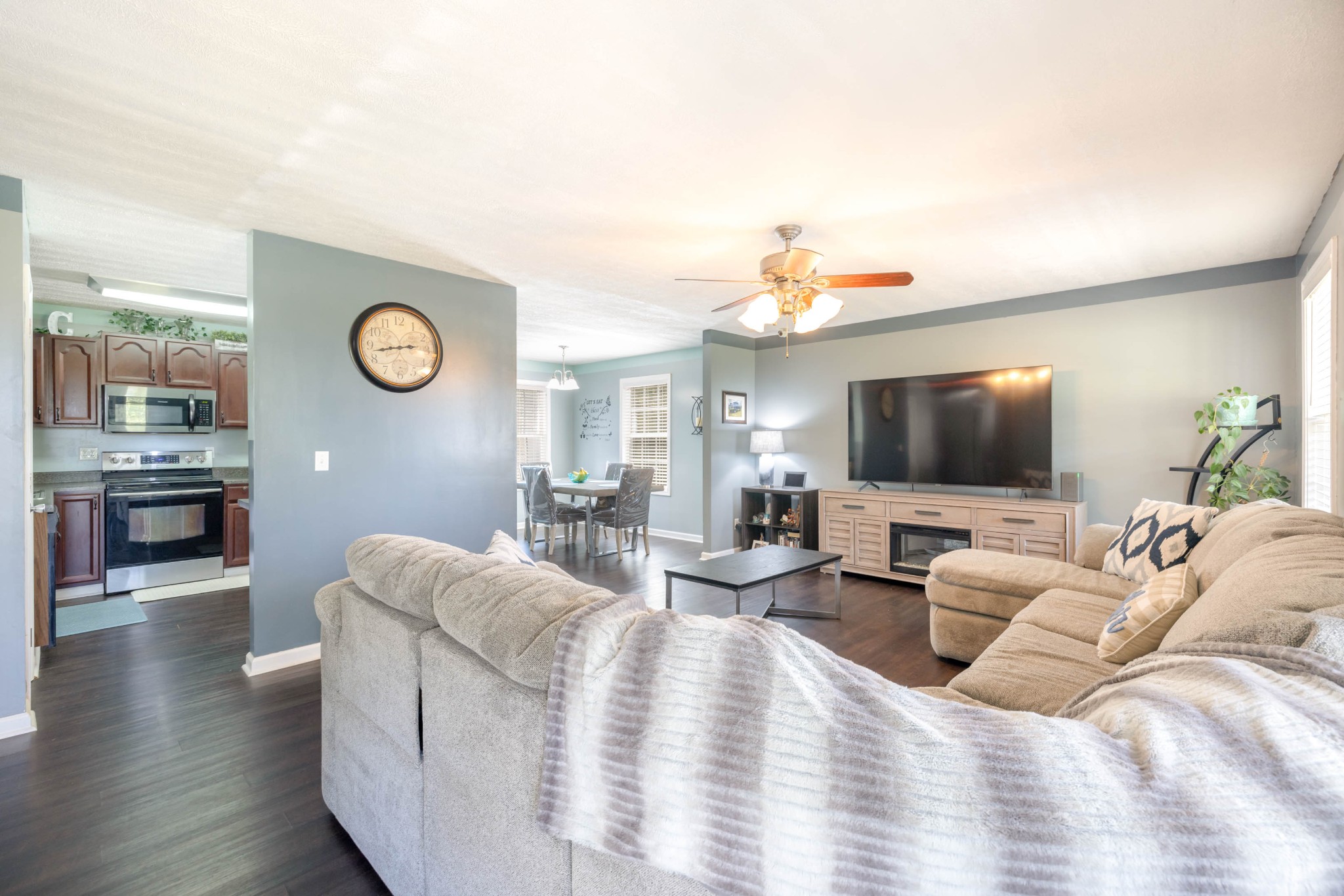 135 Corinth Road Portland, TN 37148 - Photo 2 of 44 a living room with furniture and a flat screen tv