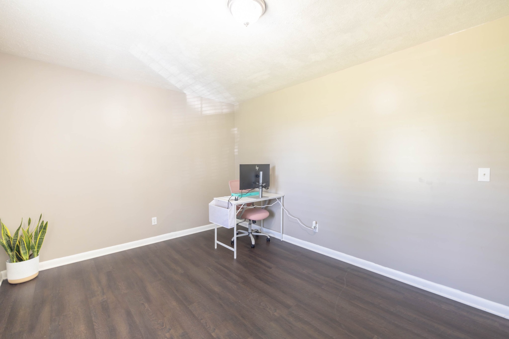 135 Corinth Road Portland, TN 37148 - Photo 21 of 44 a chair and a table in a room