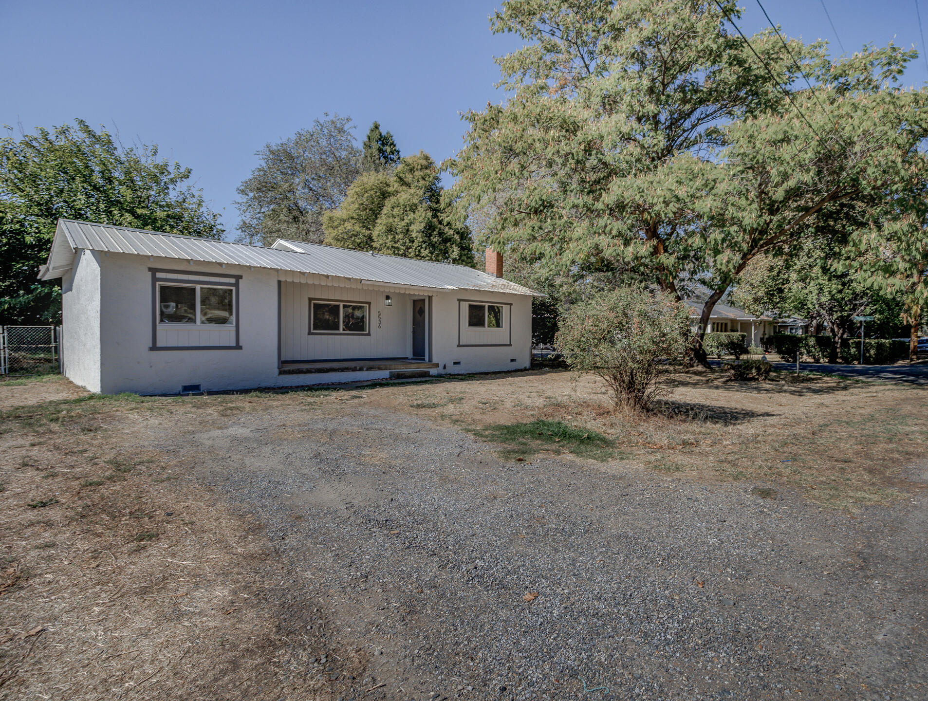 5536 Willow Road Redding, CA 96001 - Photo 1 of 30 front