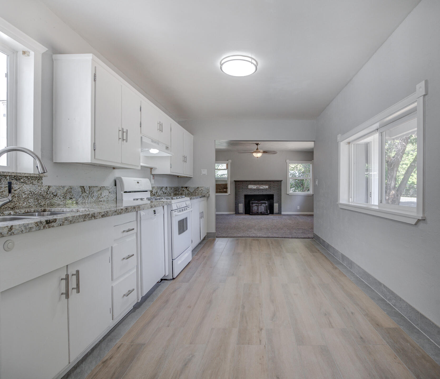 5536 Willow Road Redding, CA 96001 - Photo 8 of 30 5536WillowRd-6