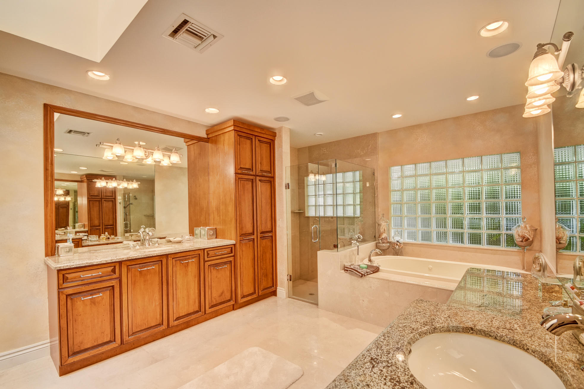19646 Oakbrook Circle Boca Raton, FL 33434 - Photo 20 of 45 DSC_9920_1_2_3_4