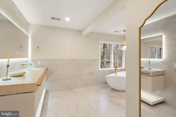 $2,475,000 | 11115 Streamview Court, Great Falls, VA 22066