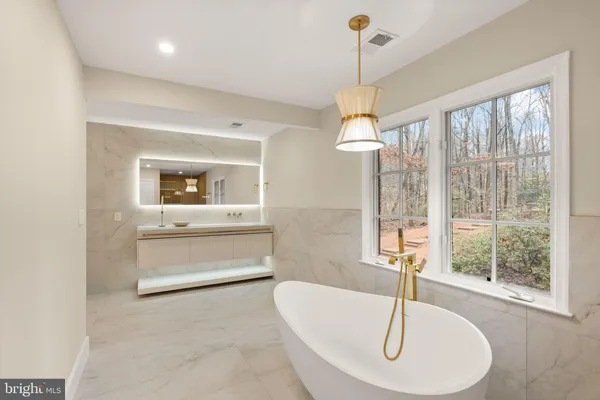 $2,475,000 | 11115 Streamview Court, Great Falls, VA 22066