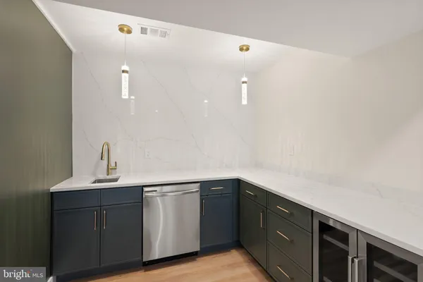 $2,475,000 | 11115 Streamview Court, Great Falls, VA 22066