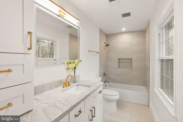 $2,475,000 | 11115 Streamview Court, Great Falls, VA 22066