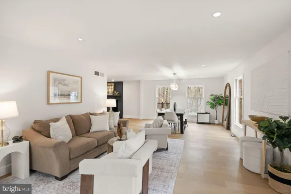 $2,475,000 | 11115 Streamview Court, Great Falls, VA 22066