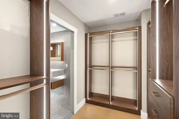 $2,475,000 | 11115 Streamview Court, Great Falls, VA 22066