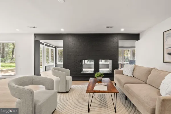 $2,475,000 | 11115 Streamview Court, Great Falls, VA 22066