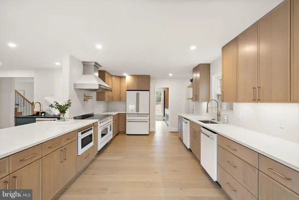 $2,475,000 | 11115 Streamview Court, Great Falls, VA 22066