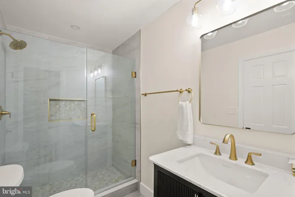 $2,475,000 | 11115 Streamview Court, Great Falls, VA 22066