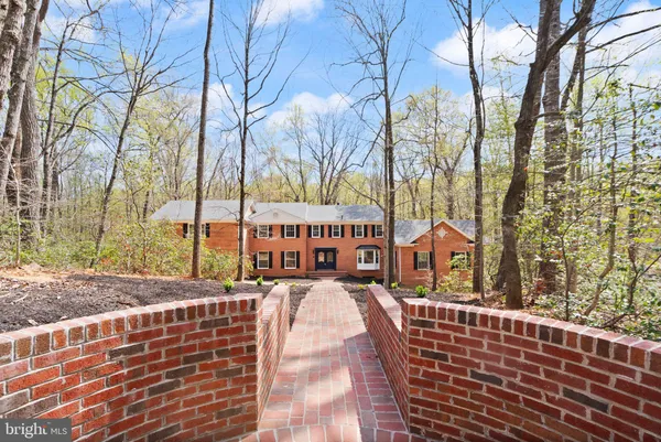 $2,475,000 | 11115 Streamview Court, Great Falls, VA 22066