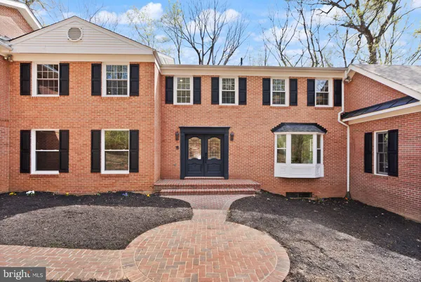 $2,475,000 | 11115 Streamview Court, Great Falls, VA 22066