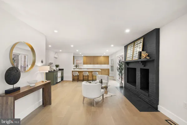 $2,475,000 | 11115 Streamview Court, Great Falls, VA 22066