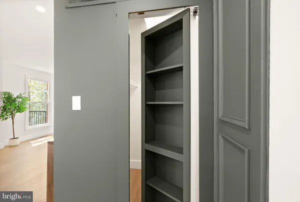 $2,475,000 | 11115 Streamview Court, Great Falls, VA 22066