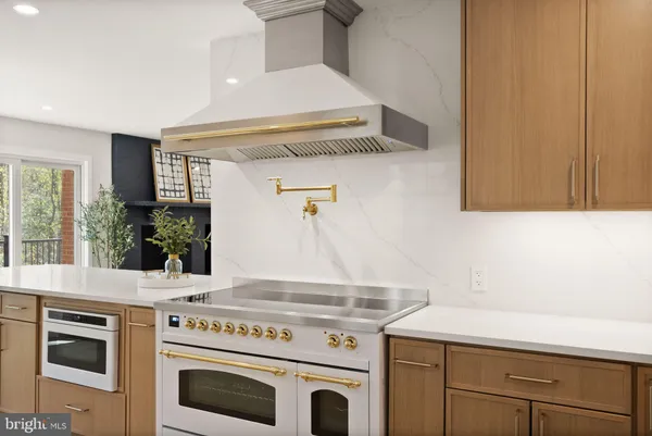 $2,475,000 | 11115 Streamview Court, Great Falls, VA 22066