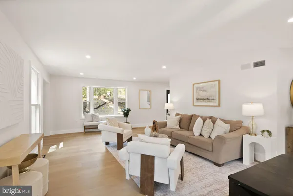 $2,475,000 | 11115 Streamview Court, Great Falls, VA 22066