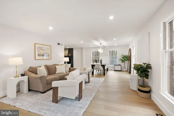 $2,475,000 | 11115 Streamview Court, Great Falls, VA 22066