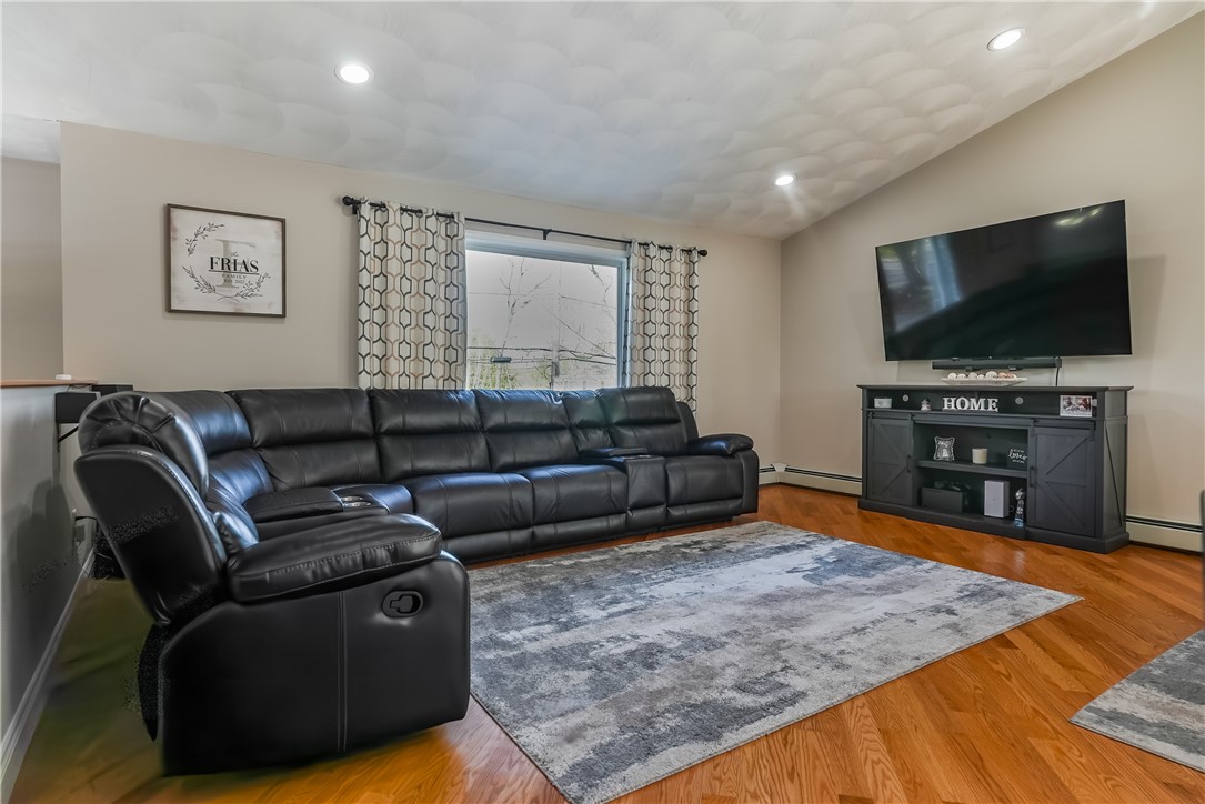 136 Bishop Hill Road Johnston, RI 02919 - Photo 15 of 29