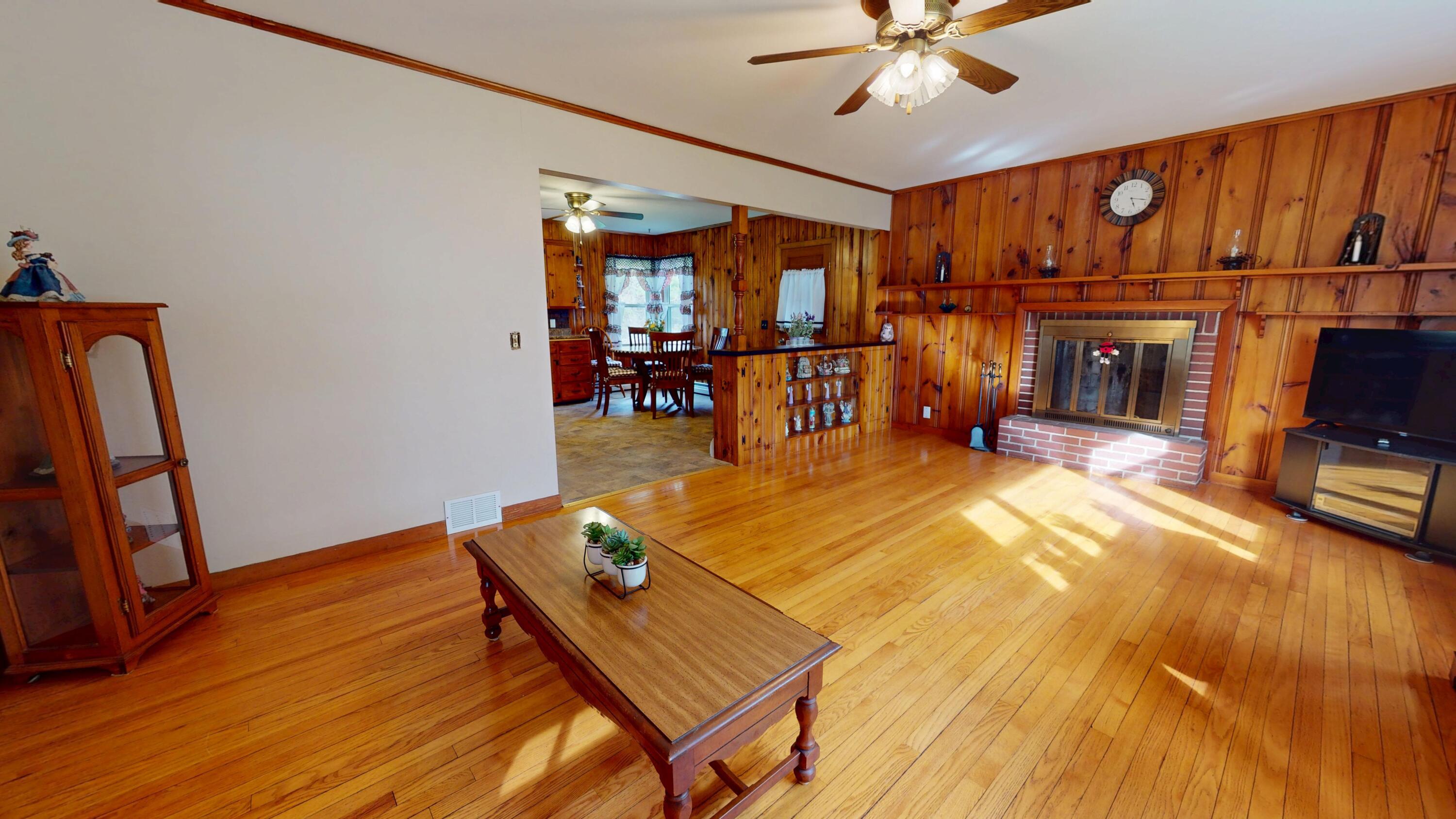 48 South Lisbon Road Lewiston, ME 04240 - Photo 10 of 32 10. Living Room