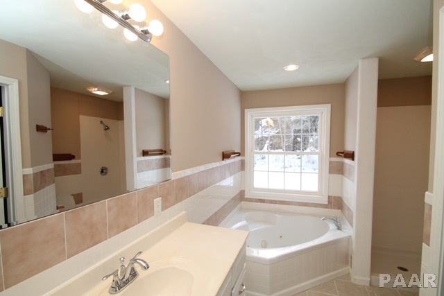 809 North Kickapoo Creek Road Peoria, IL 61604 - Photo 13 of 24 Gallery Image 13