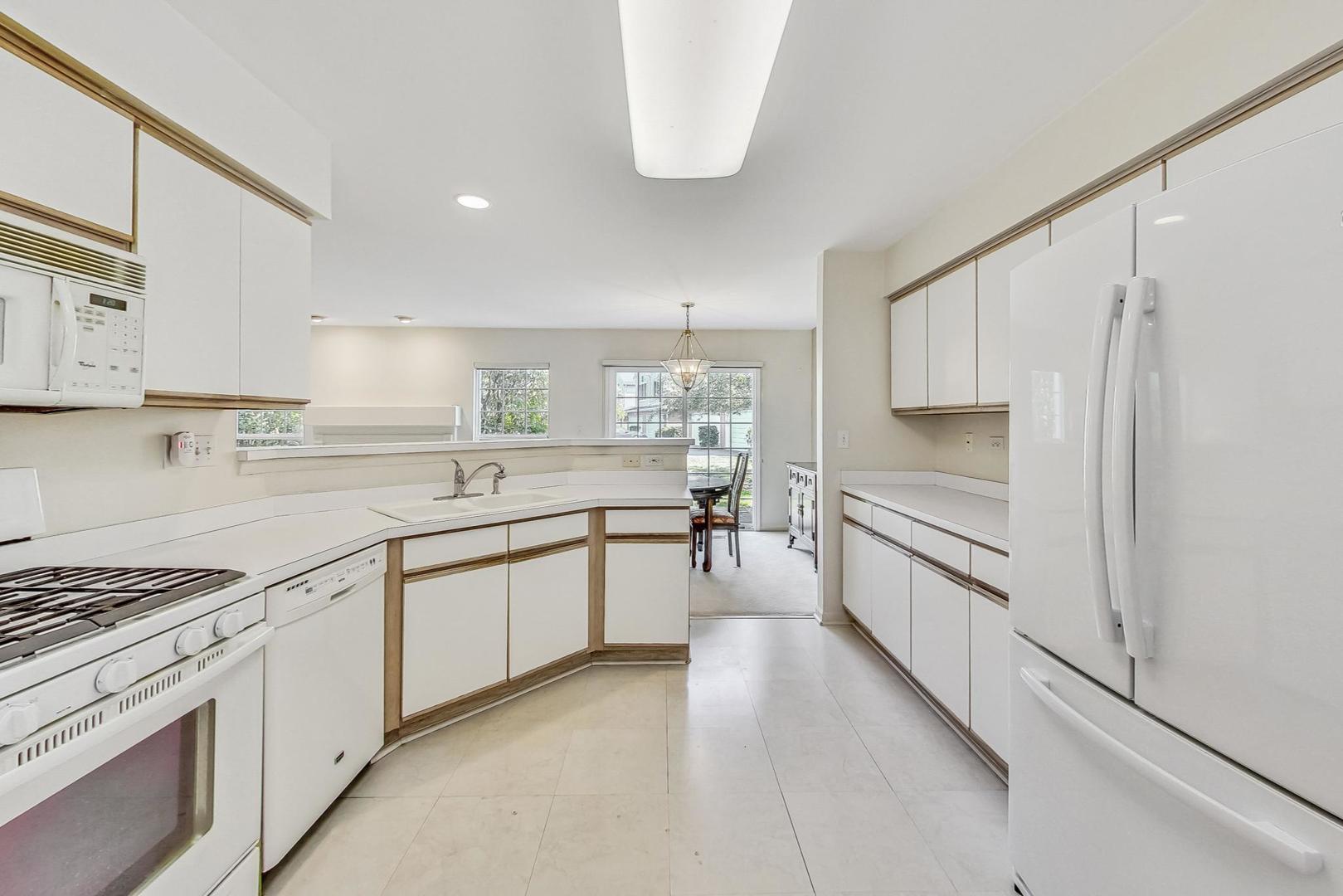 786 Old Checker Road Buffalo Grove, IL 60089 - Photo 11 of 30 Gallery Image 11