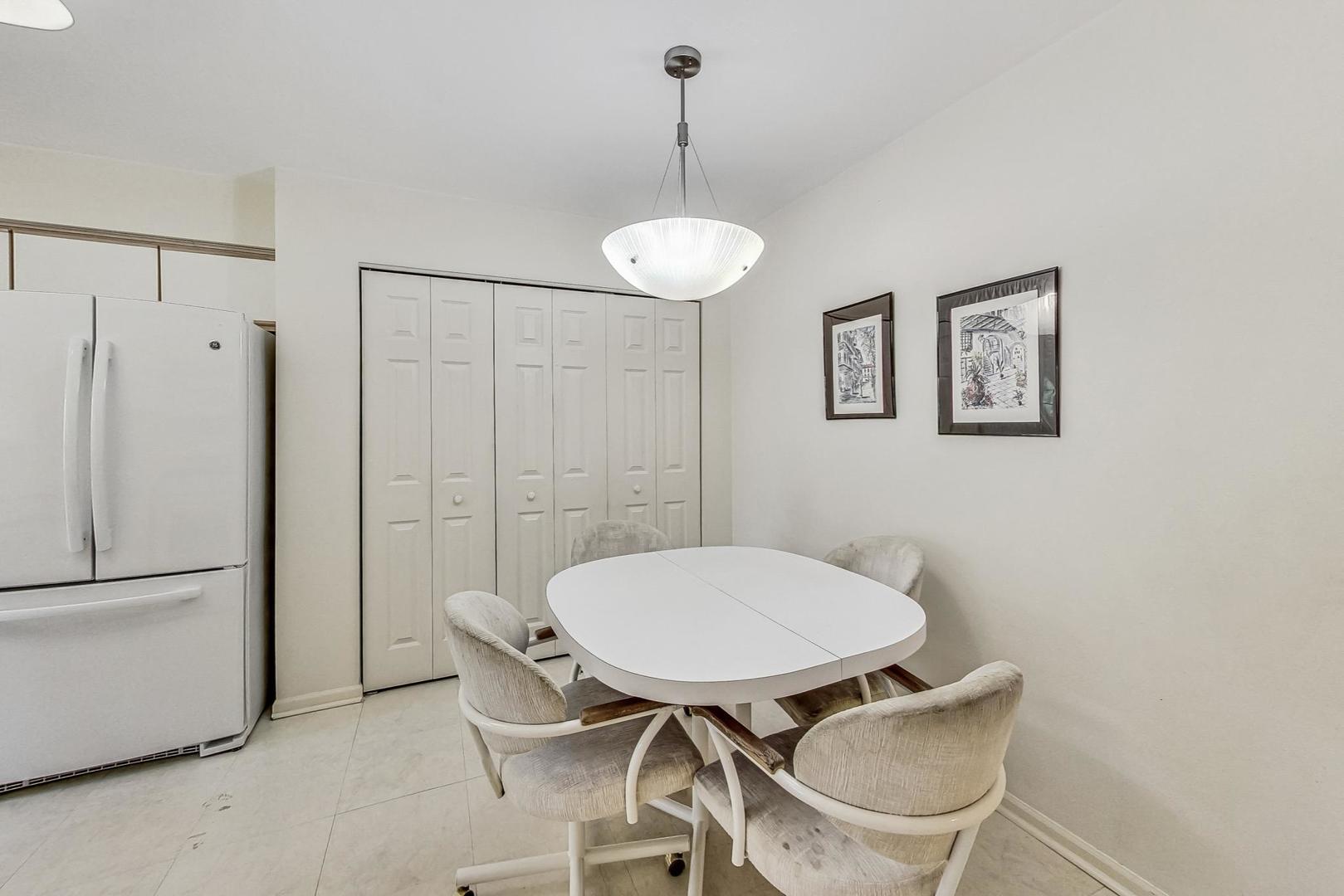 786 Old Checker Road Buffalo Grove, IL 60089 - Photo 12 of 30 Gallery Image 12