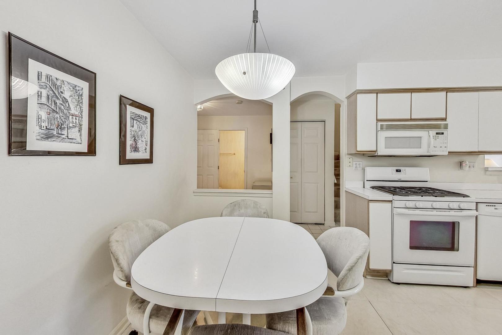 786 Old Checker Road Buffalo Grove, IL 60089 - Photo 13 of 30 Gallery Image 13