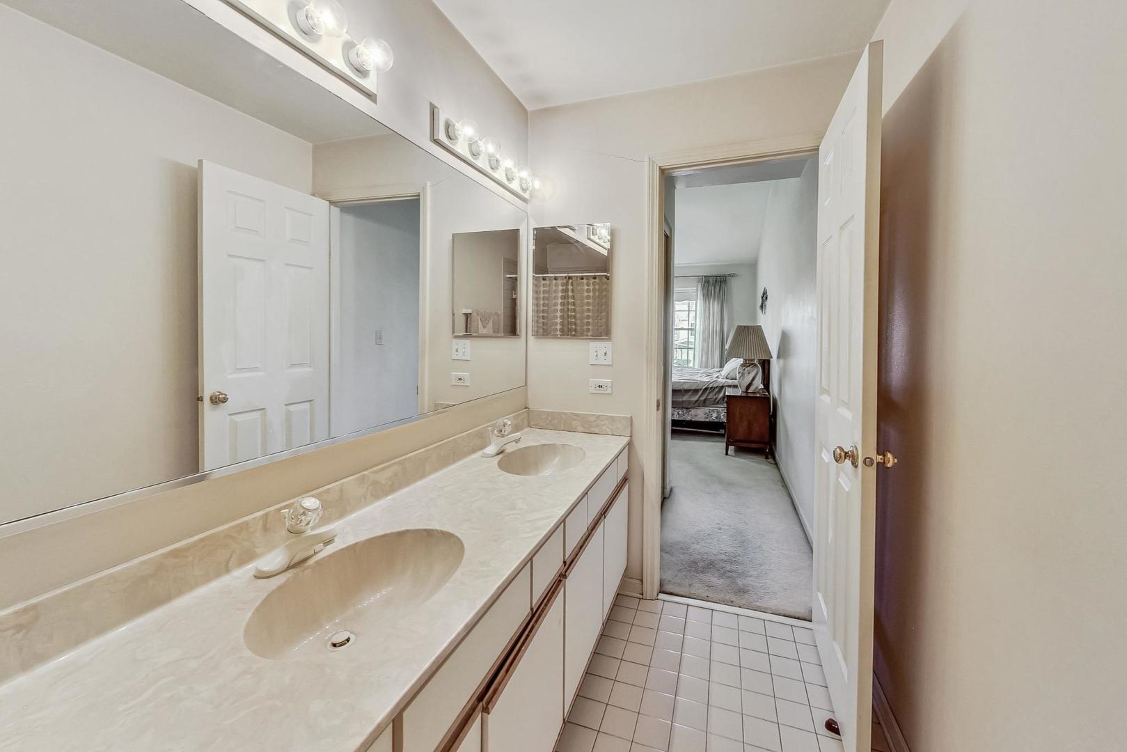 786 Old Checker Road Buffalo Grove, IL 60089 - Photo 22 of 30 Gallery Image 22
