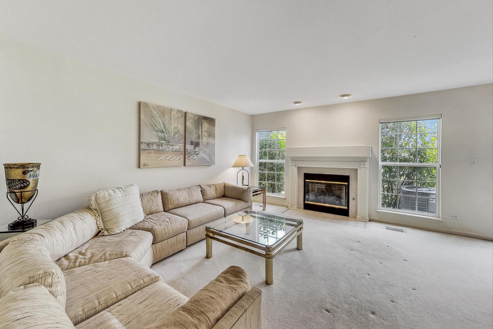 786 Old Checker Road Buffalo Grove, IL 60089 - Photo 4 of 30 Gallery Image 4