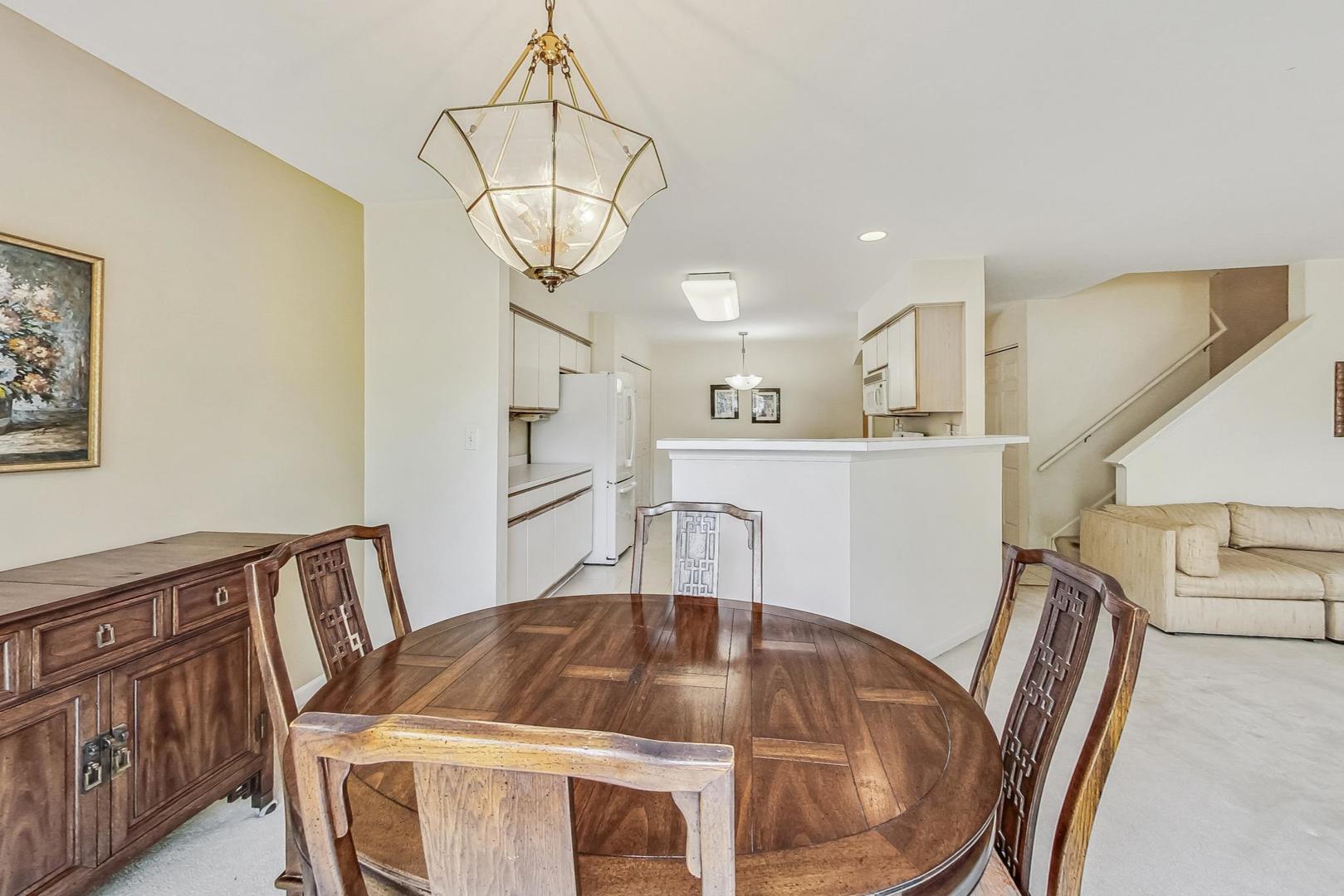 786 Old Checker Road Buffalo Grove, IL 60089 - Photo 8 of 30 Gallery Image 8