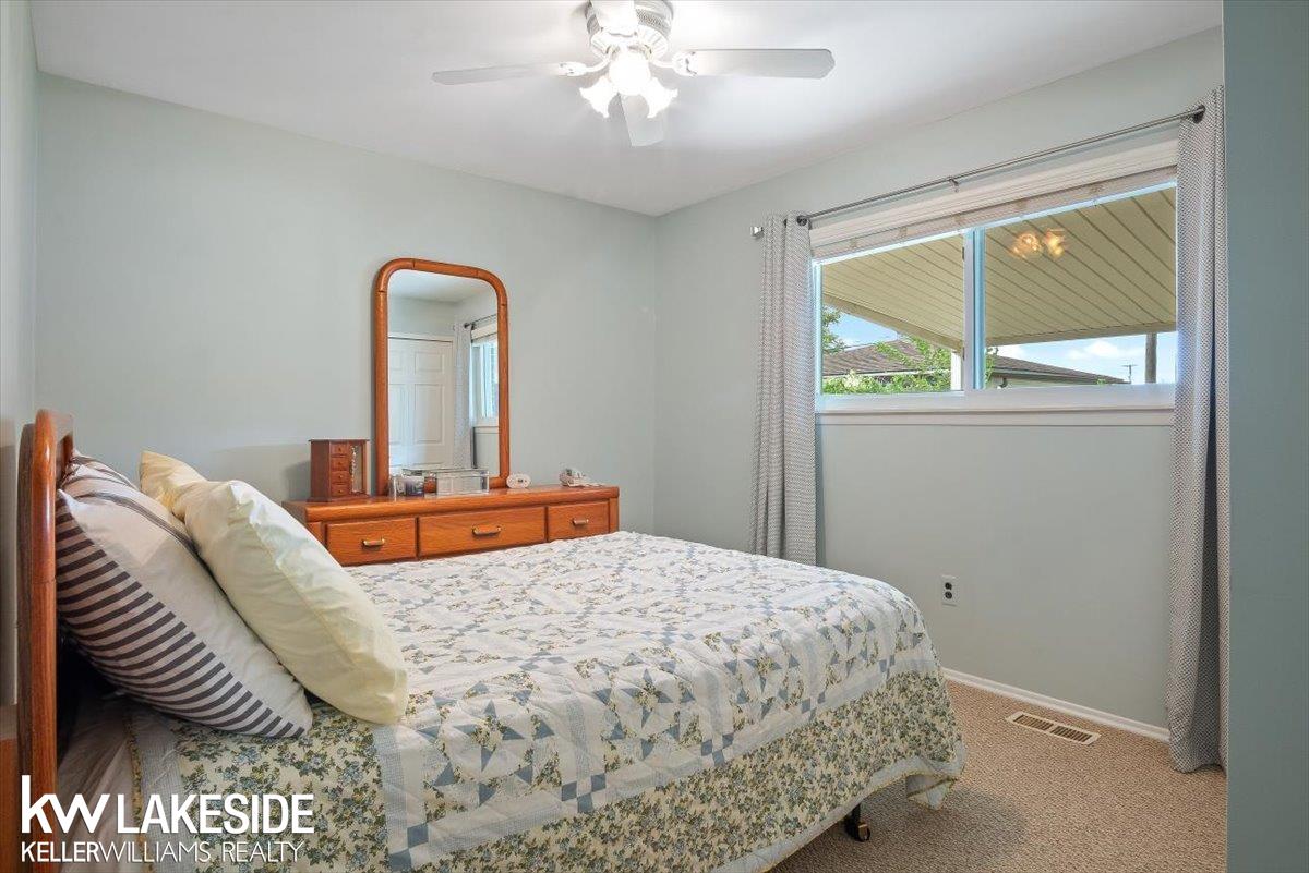 34629 Greentrees Road Sterling Heights, MI 48312 - Photo 21 of 41 50154829-d37e932b-45b6-4577-8f5d-28b4c90a7973.JPG