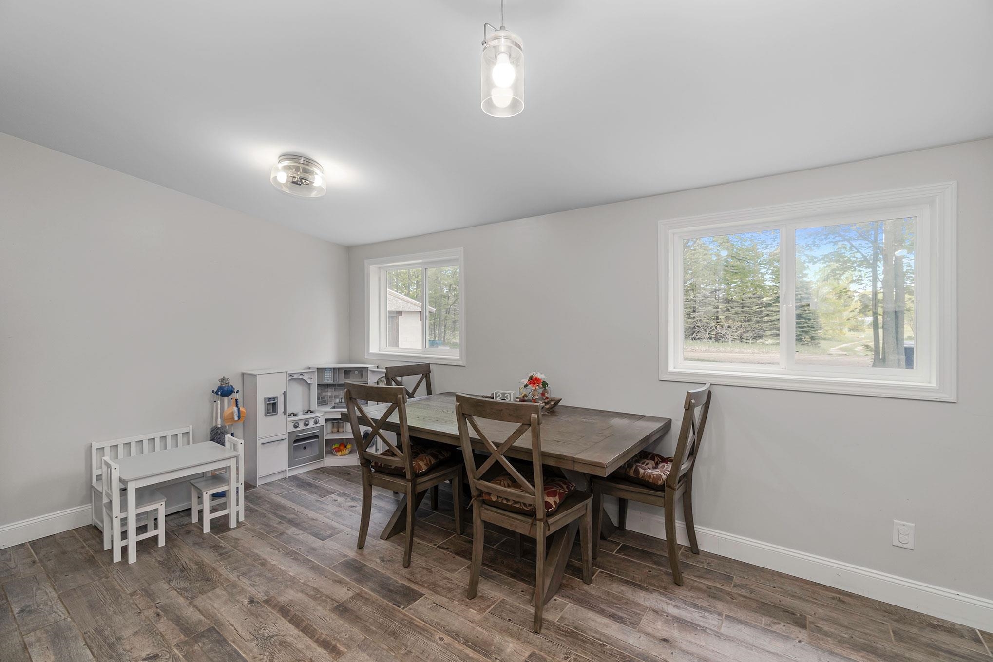 458 South Weldon Road Beulah, MI 49617 - Photo 3 of 24 1900167-2.JPG