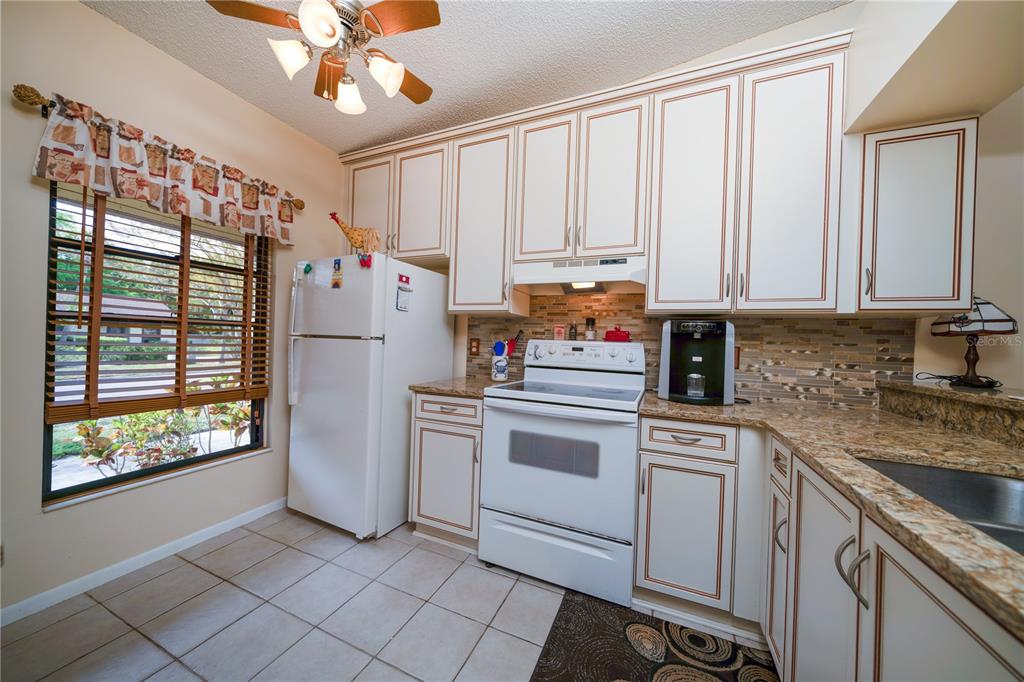 1375 Azalea Drive, Unit 1501 Dunedin, FL 34698 - Photo 5 of 16