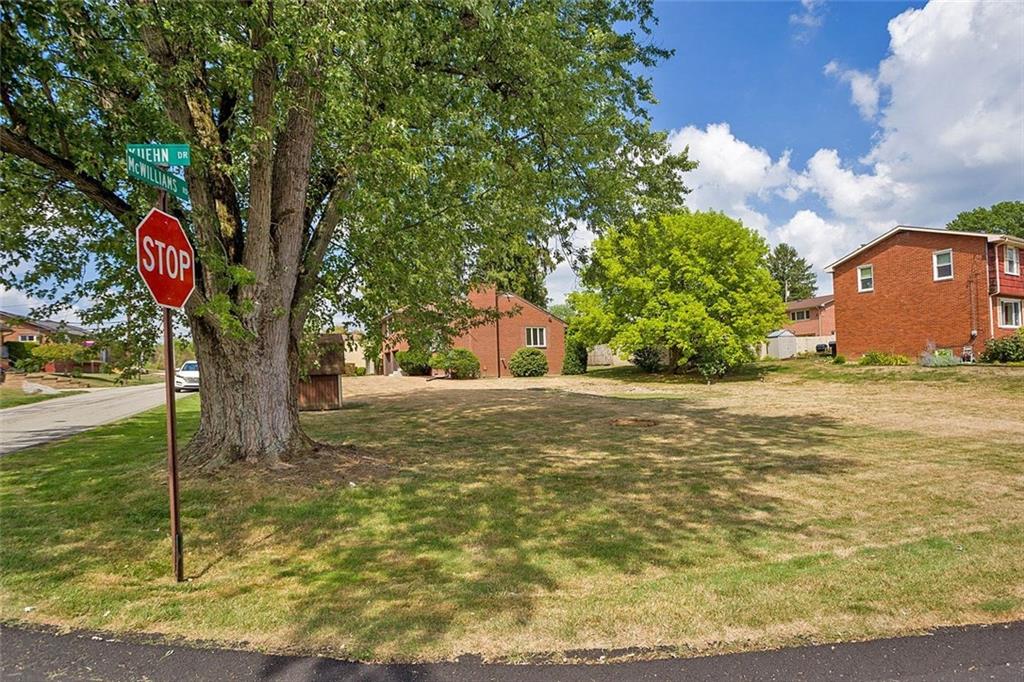 110 McWilliams Road Trafford, PA 15085 - Photo 4 of 25 Gallery Image 4