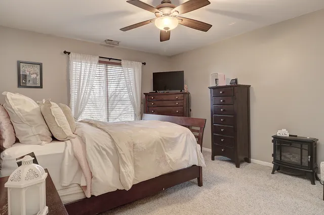 $262,000 | 1811 South Wentworth Circle, Romeoville, IL 60446