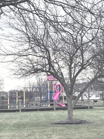 $262,000 | 1811 South Wentworth Circle, Romeoville, IL 60446