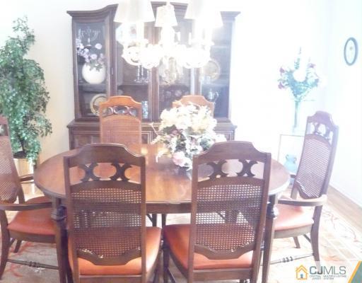 27 Celler Road Edison, NJ 08817 - Photo 3 of 10 Gallery Image 3