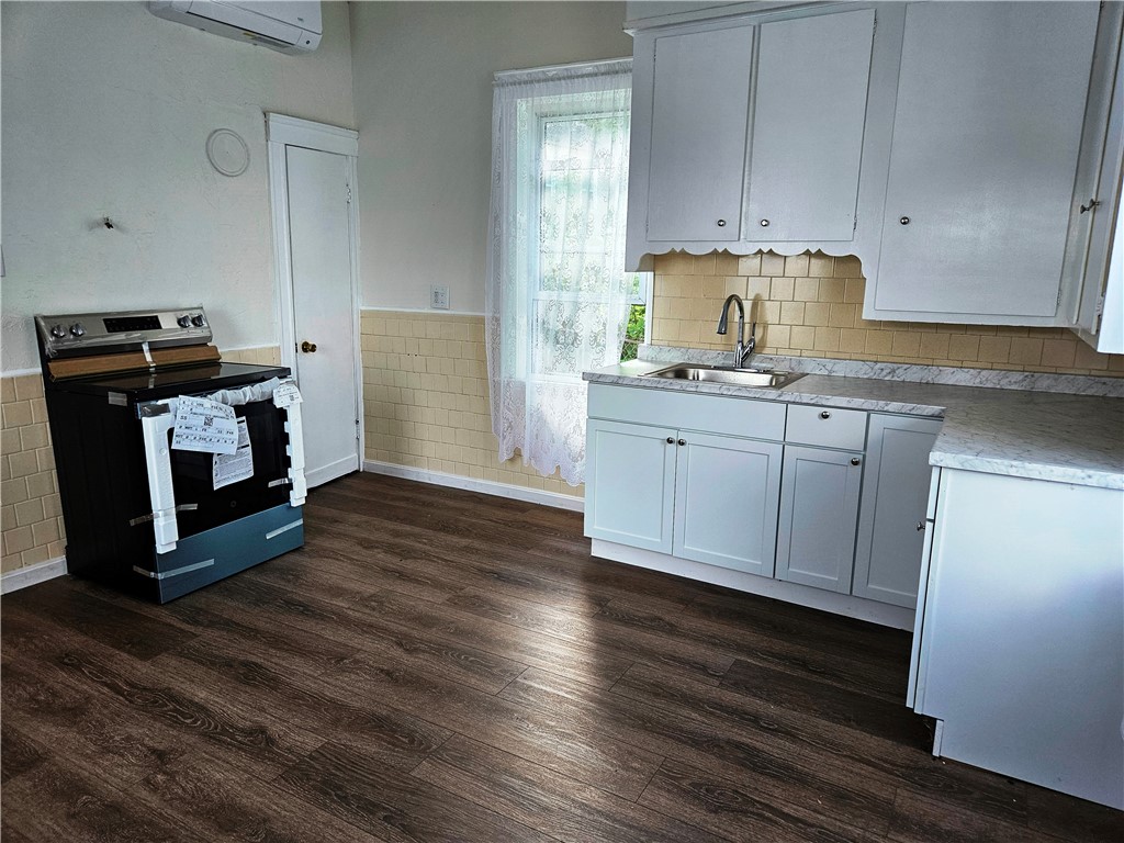 168 Spring Street Woonsocket, RI 02895 - Photo 10 of 21
