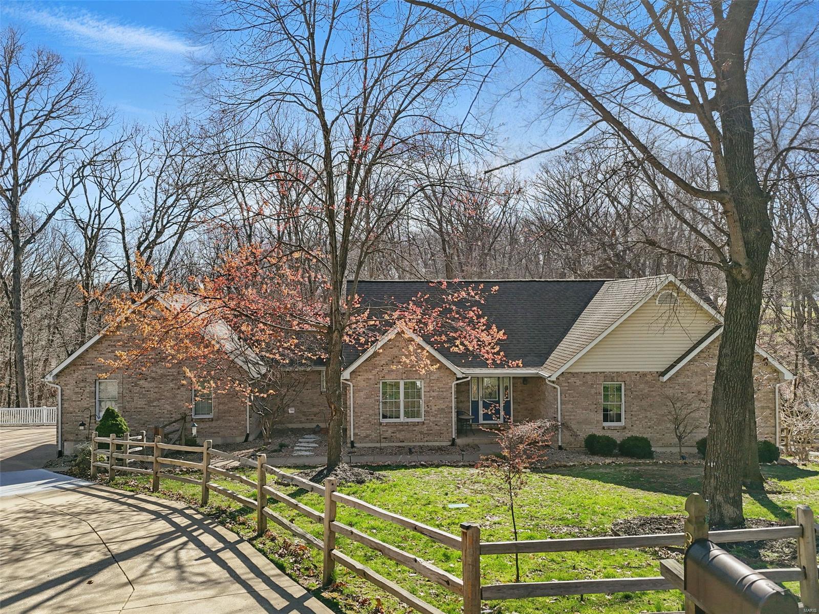 33 Green View Drive Defiance, MO 63341 - Photo 2 of 57