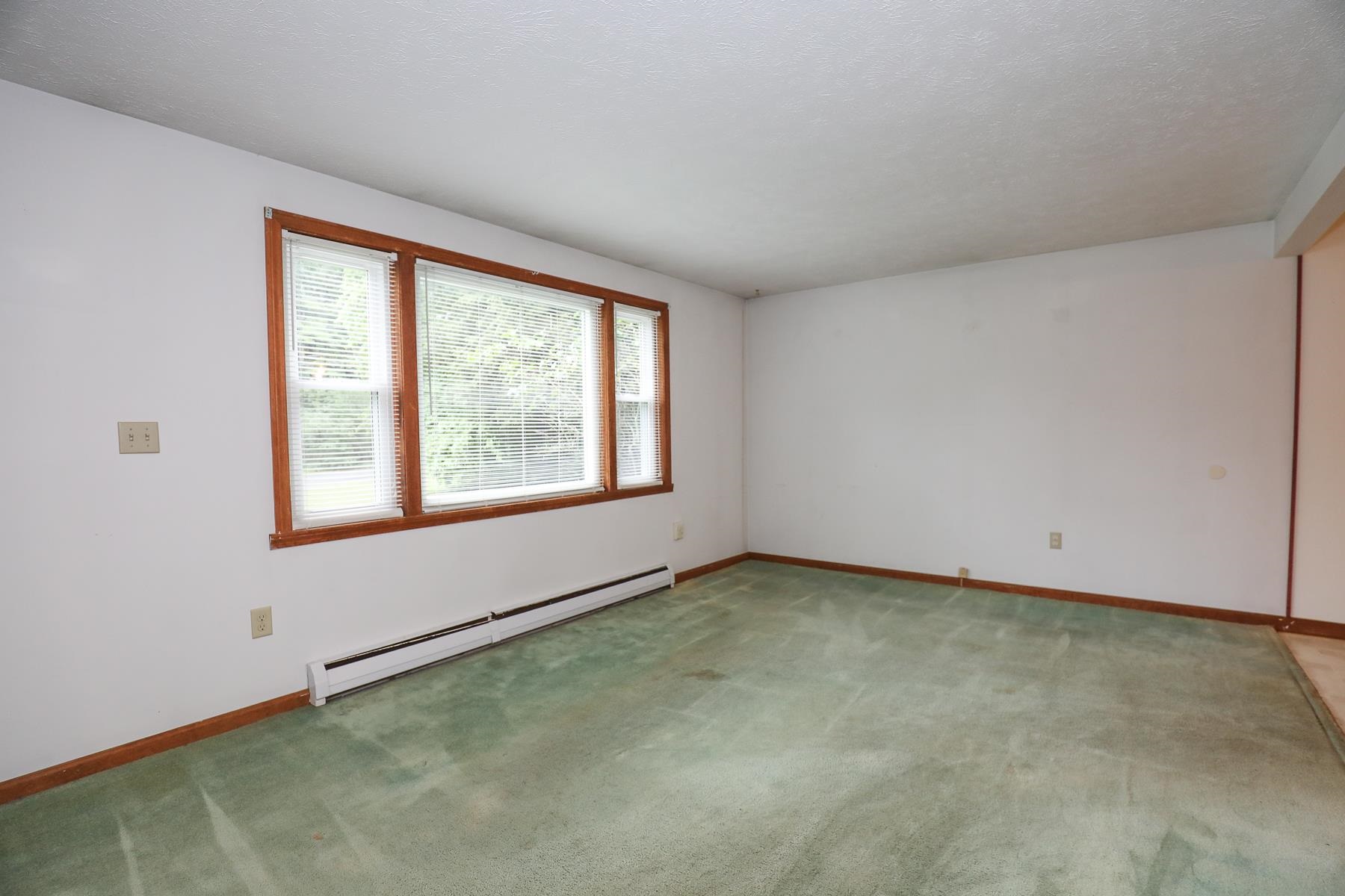6 A Maurice Road Derry, NH 03038 - Photo 14 of 24