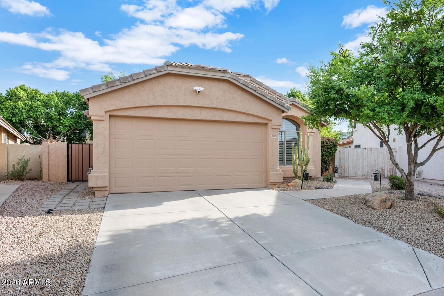 4834 East Mossman Road Phoenix, AZ 85054 - Photo 3 of 44 004-042-4834 E Mossman-1500x1000