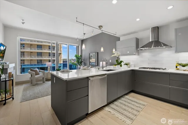 $599,000 | 737 Olive Way, Unit 1903, Seattle, WA 98101