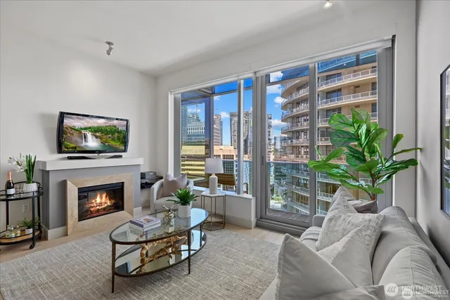 $599,000 | 737 Olive Way, Unit 1903, Seattle, WA 98101